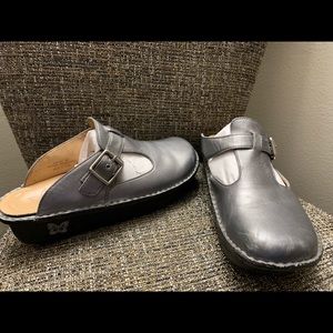 🐾Alegria slip on clogs